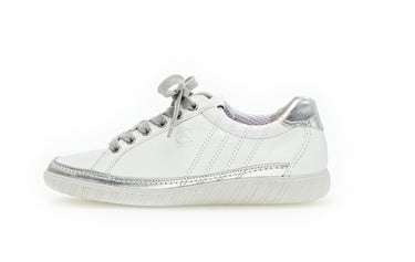 Sneakers blanches en cuir