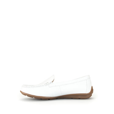 Mocassins blancs en cuir grainé