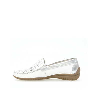 Mocassins blancs/argents en cuir grainé