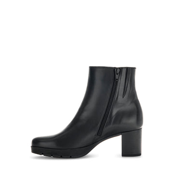 Bottines noires en cuir lisse