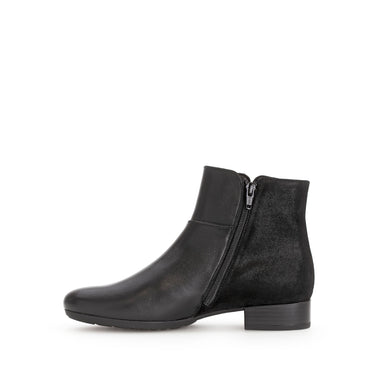 Bottines noires en combinaison cuirs