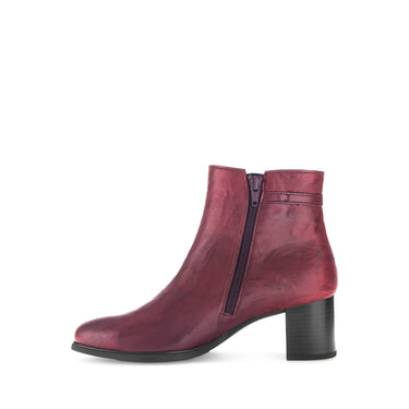 Bottines rouges en cuir lisse