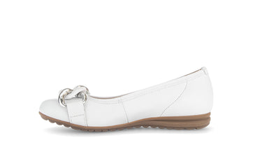 Ballerines blanches en cuir lisse